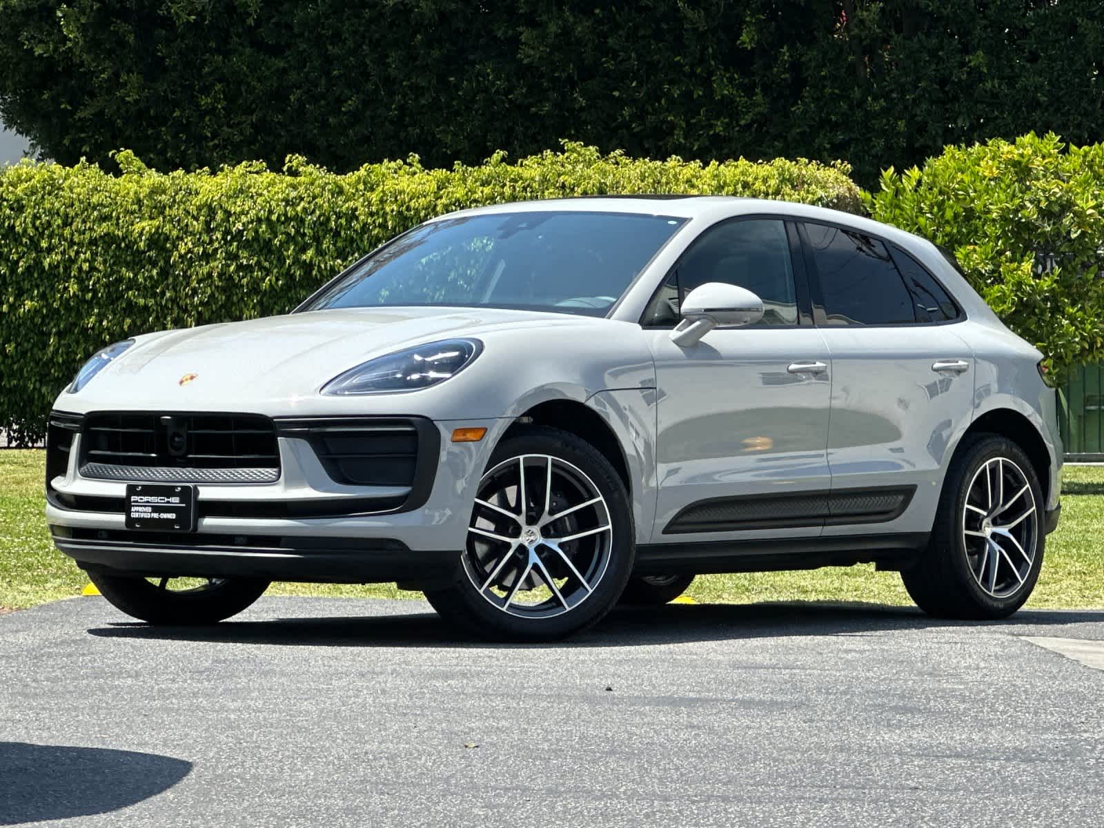 2025 Porsche Macan