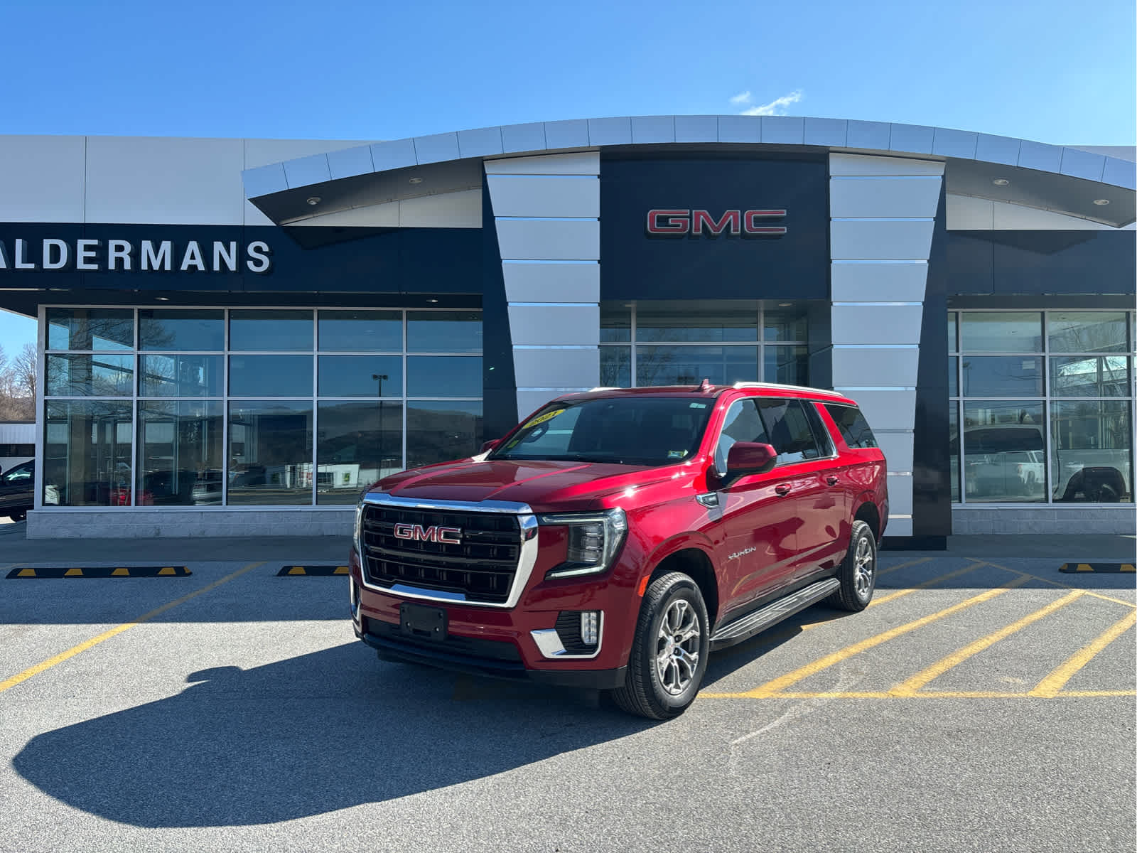 Cayenne Red Tintcoat 2021 GMC Yukon XL SLE 4WD SUV / Crossover Four-Wheel Drive Automatic