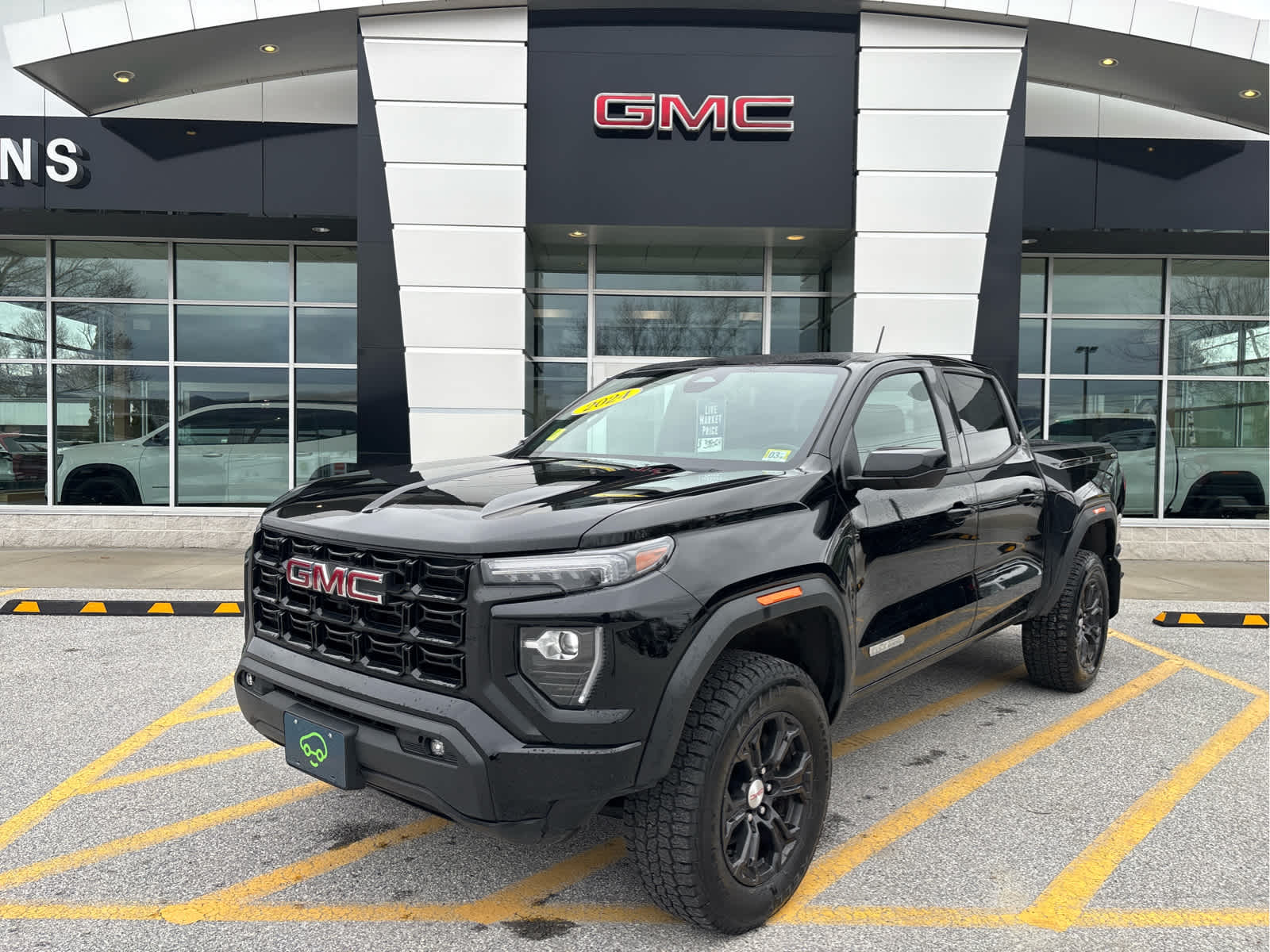 Onyx Black 2024 GMC Canyon Elevation Crew Cab 4WD Pickup Truck Four-Wheel Drive 8-Speed Automatic