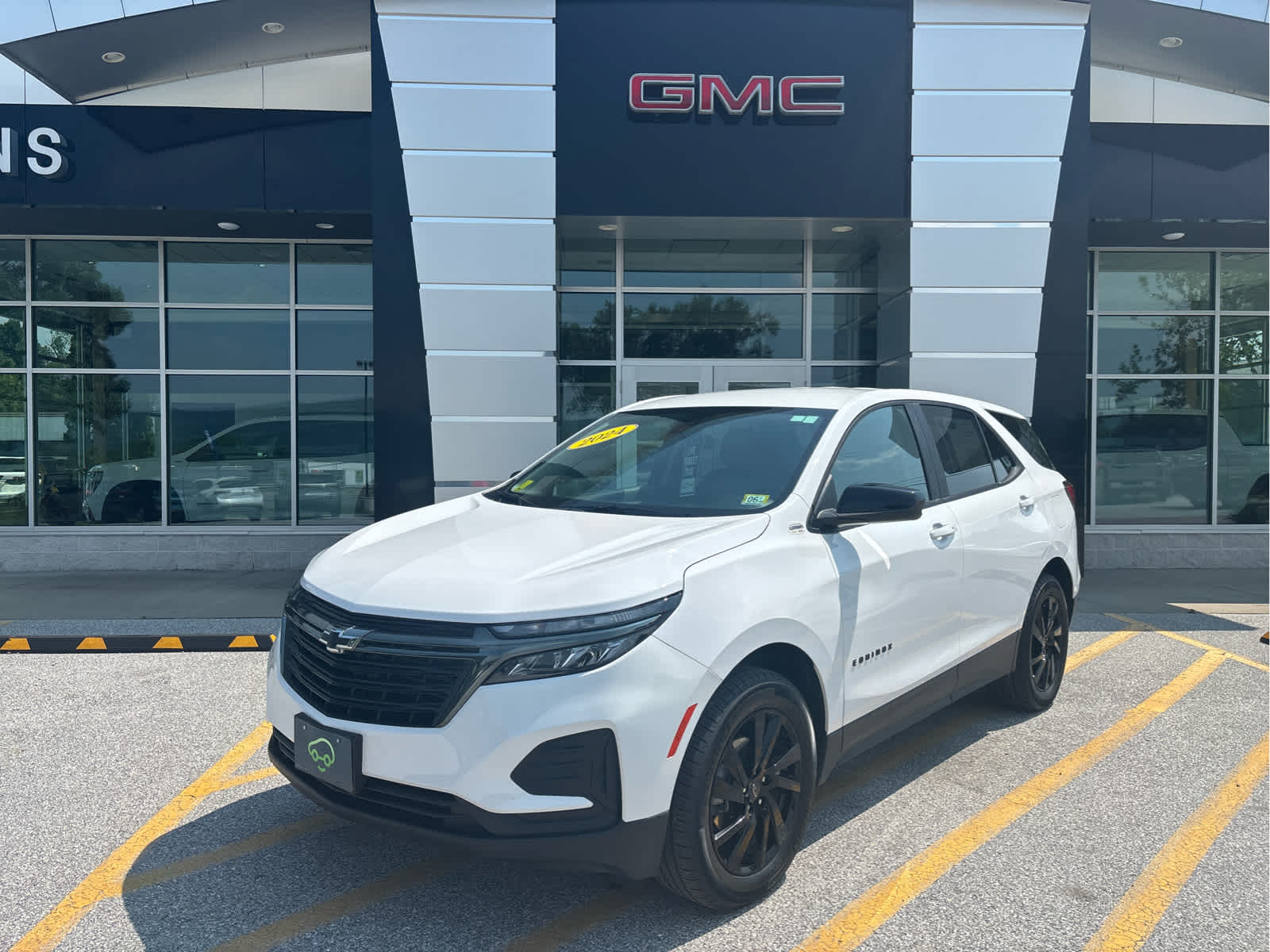 Summit White 2024 Chevrolet Equinox SUV / Crossover Four-Wheel Drive 6-Speed Automatic