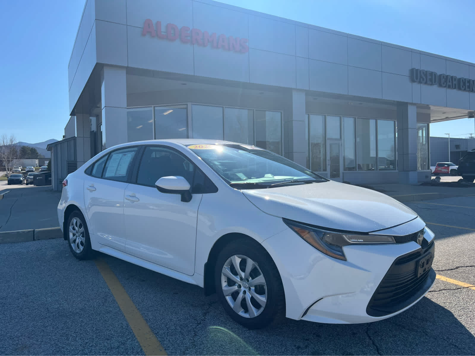 Ice Cap 2024 Toyota Corolla LE FWD Sedan Front-Wheel Drive Continuously Variable Transmission