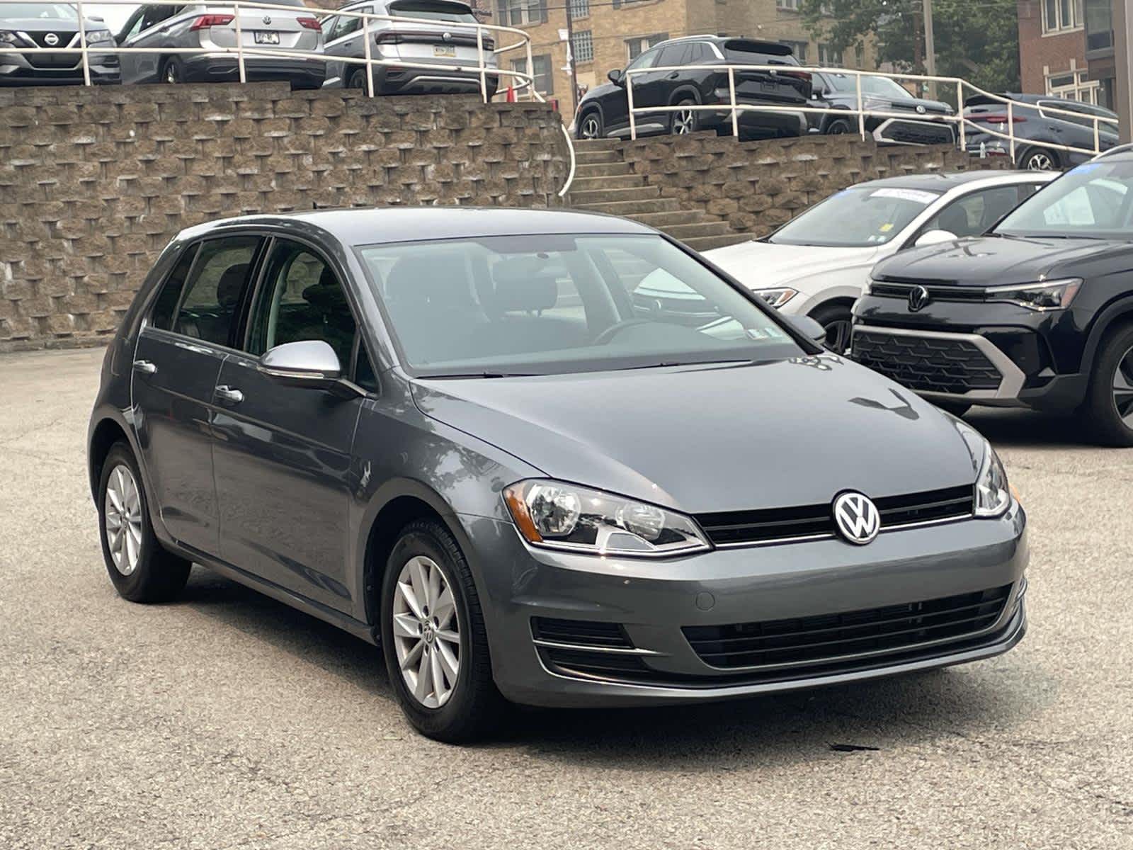 2017 Volkswagen Golf TSI S 4-Door FWD