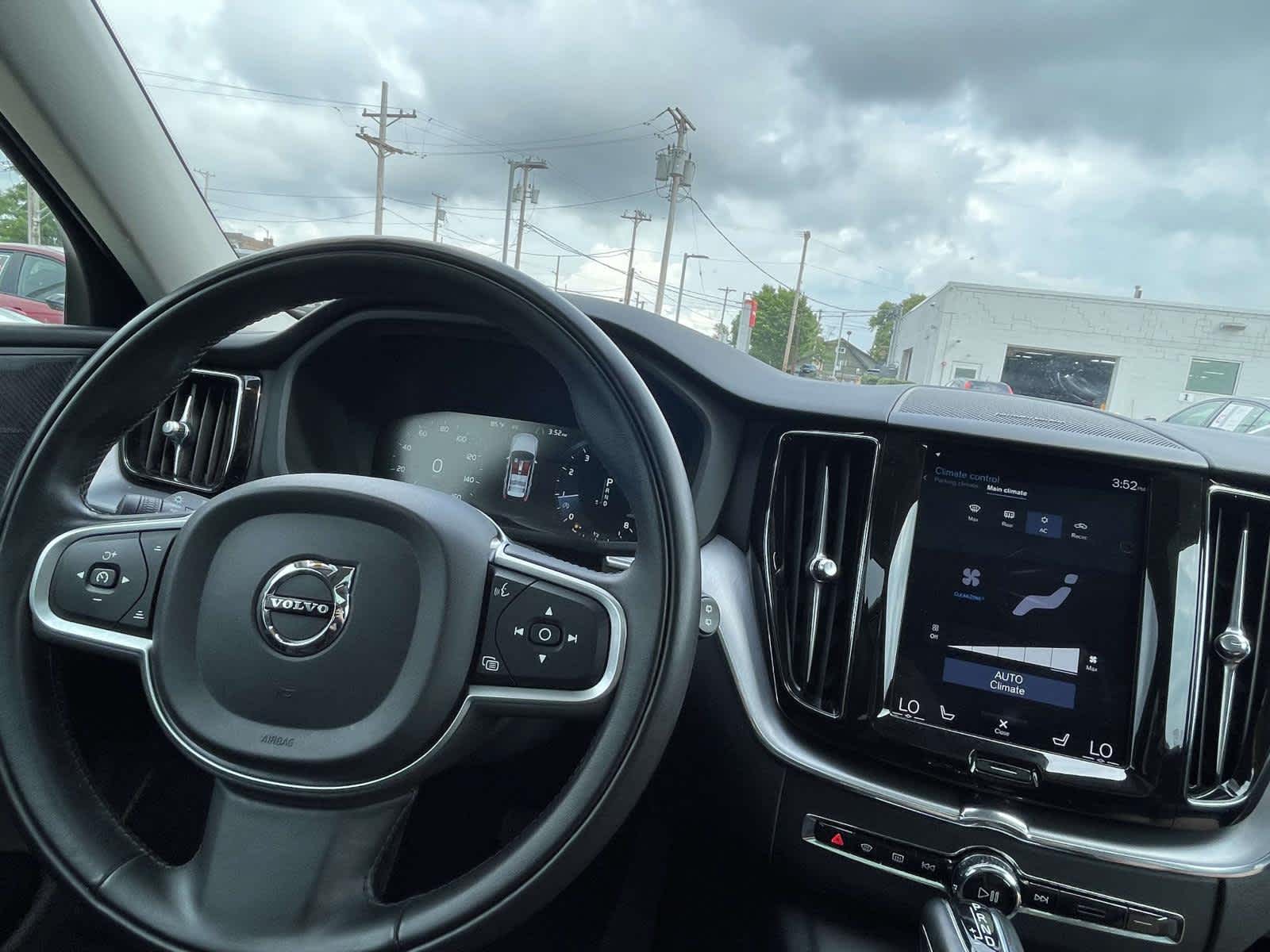 2020 Volvo XC60 T6 Momentum AWD