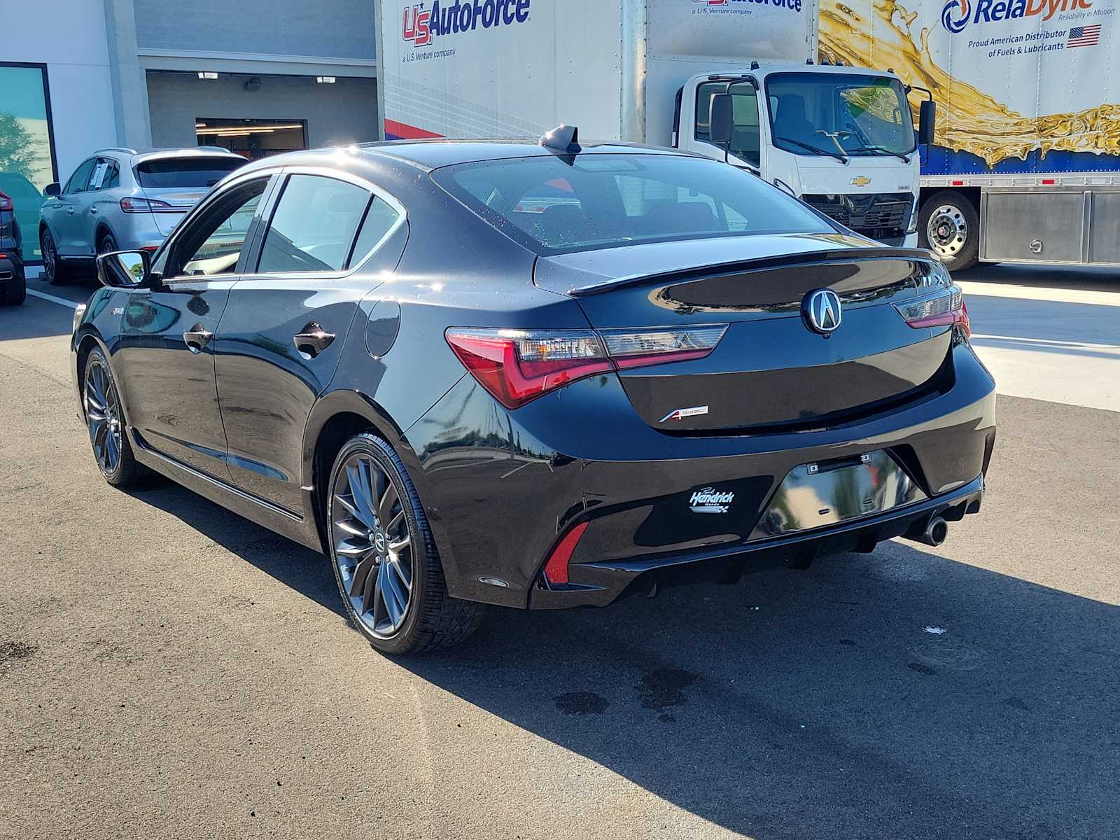View vehicle photo 5