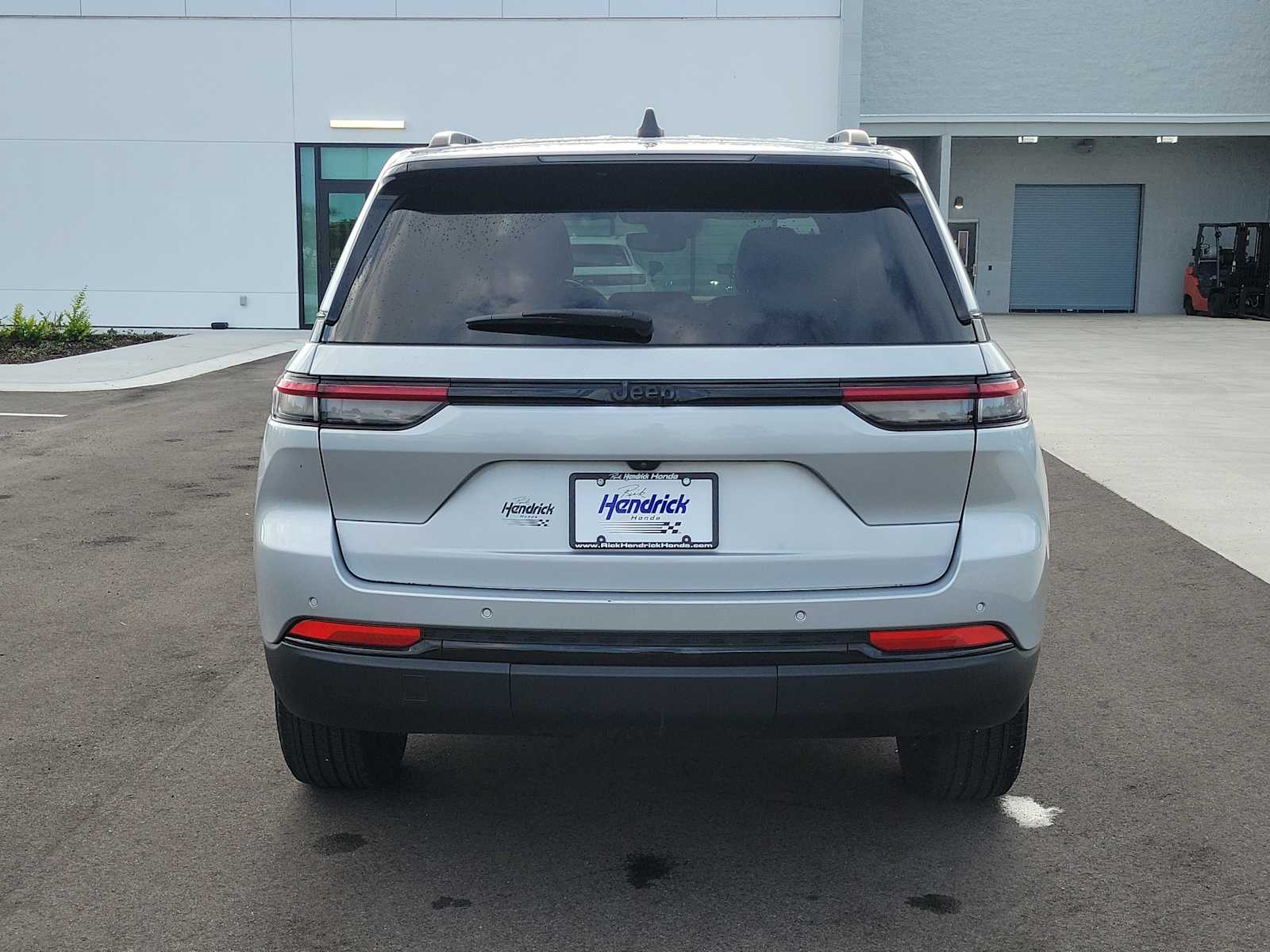 View vehicle photo 6