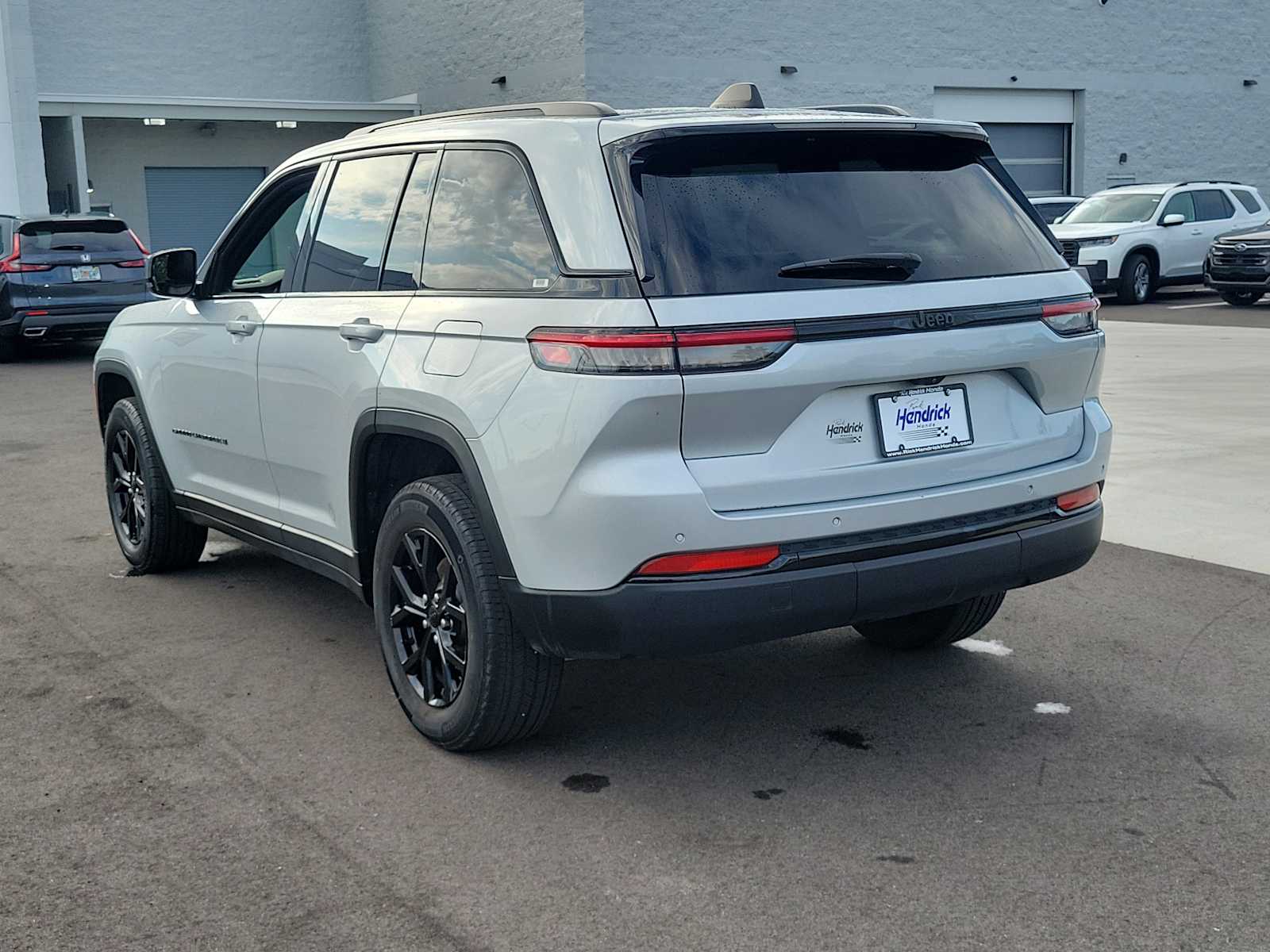 View vehicle photo 5