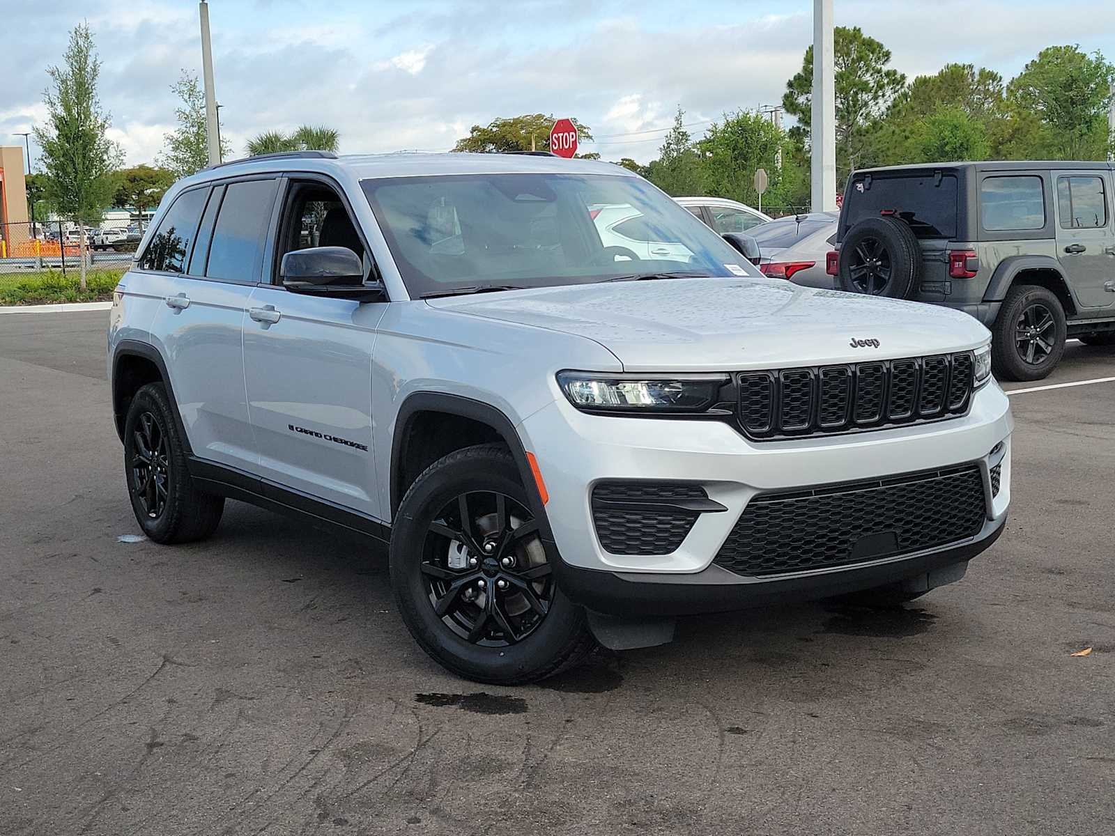 View vehicle photo 2