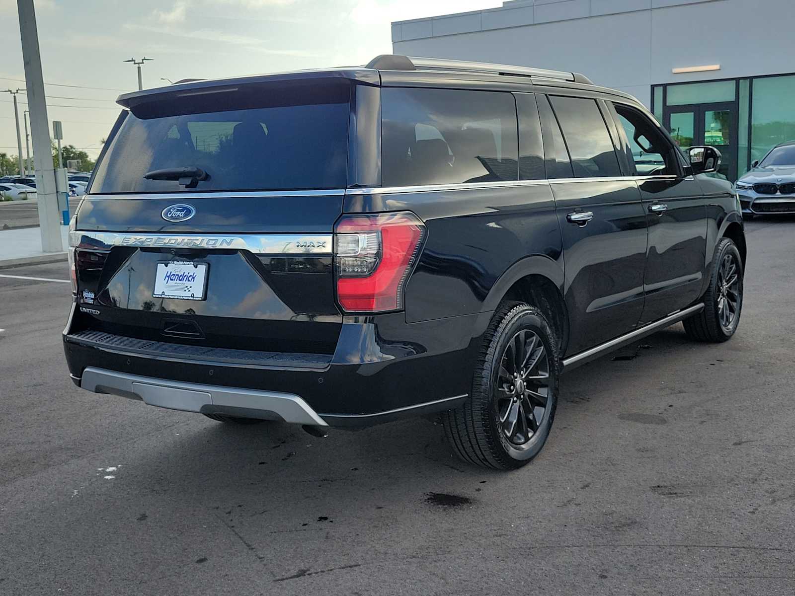 View vehicle photo 7