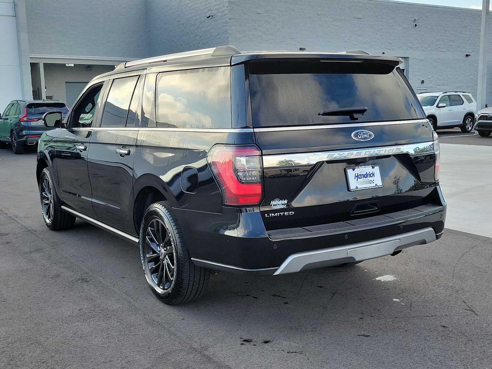 View vehicle photo 5