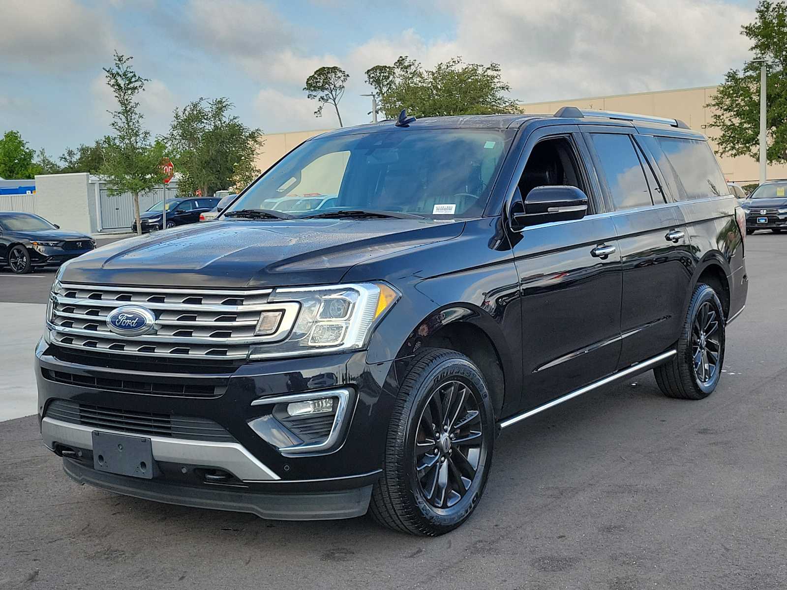 View vehicle photo 3