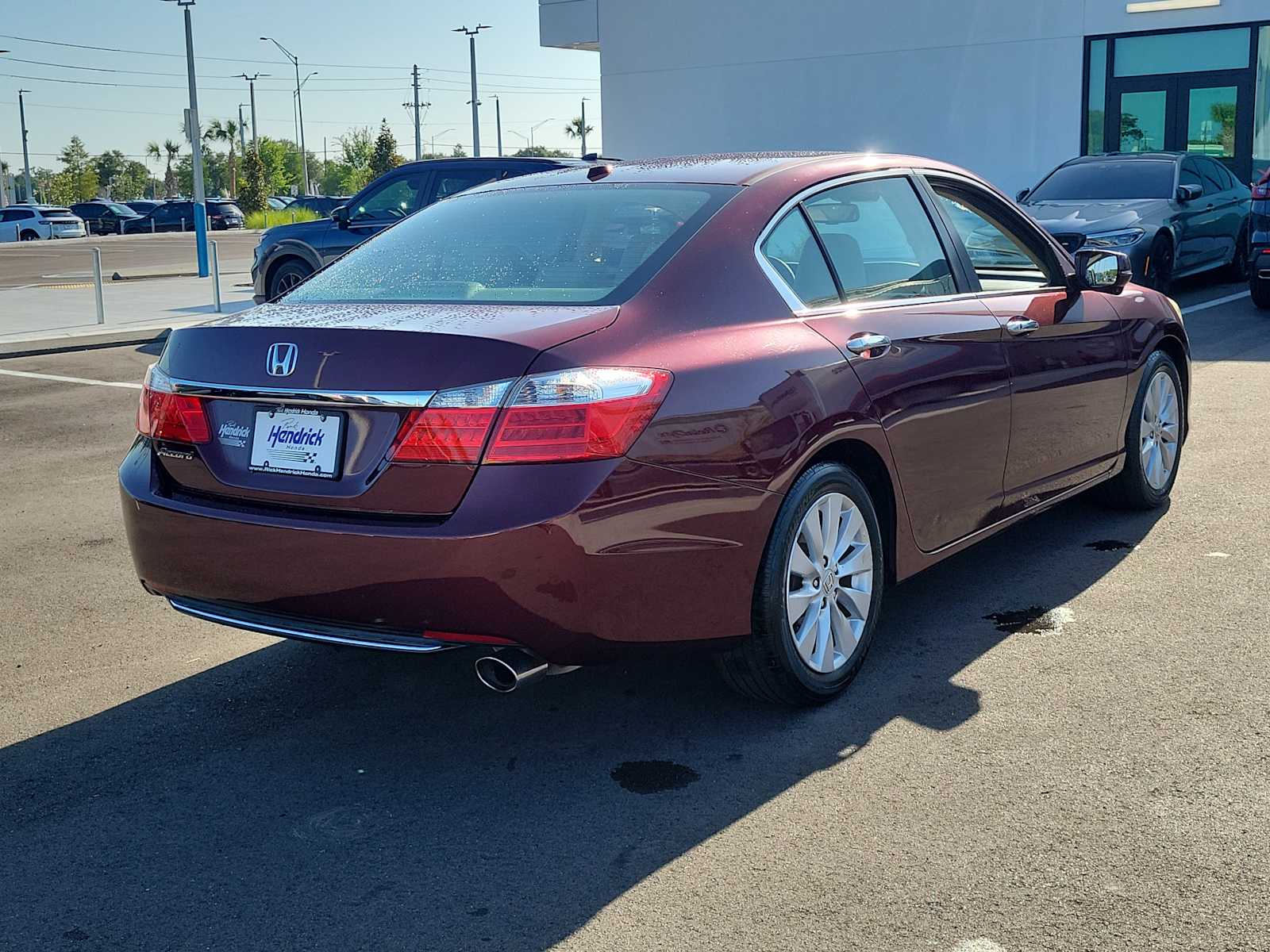 View vehicle photo 7