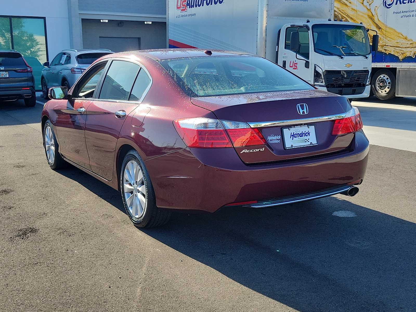 View vehicle photo 5
