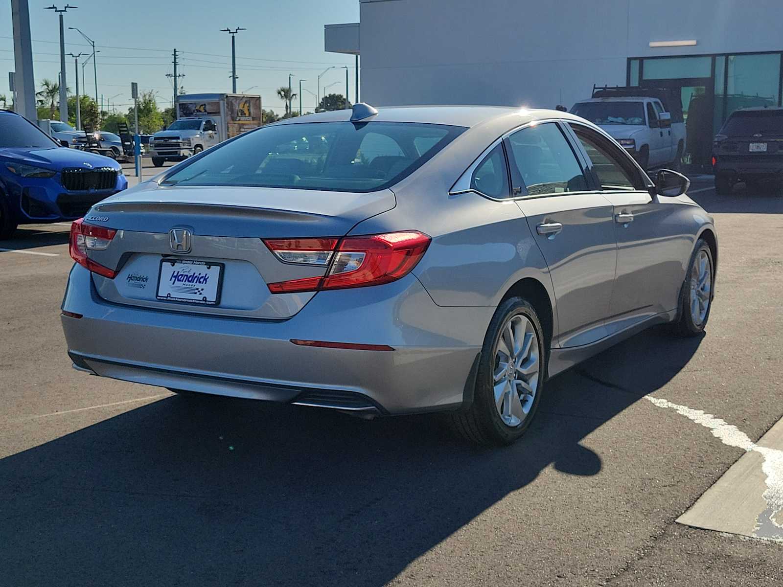 View vehicle photo 7