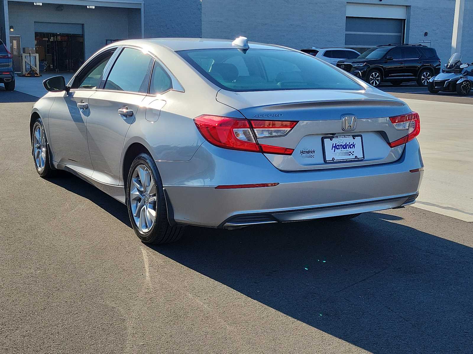 View vehicle photo 5