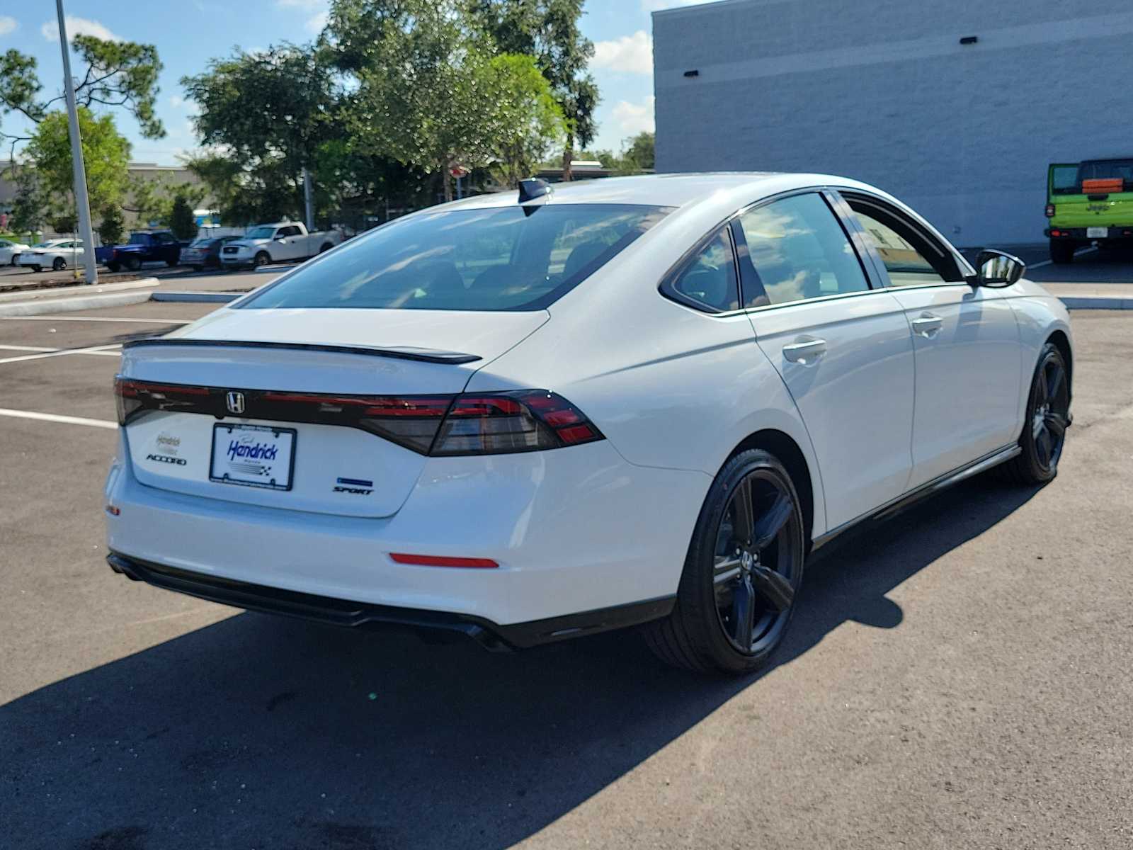 View vehicle photo 7