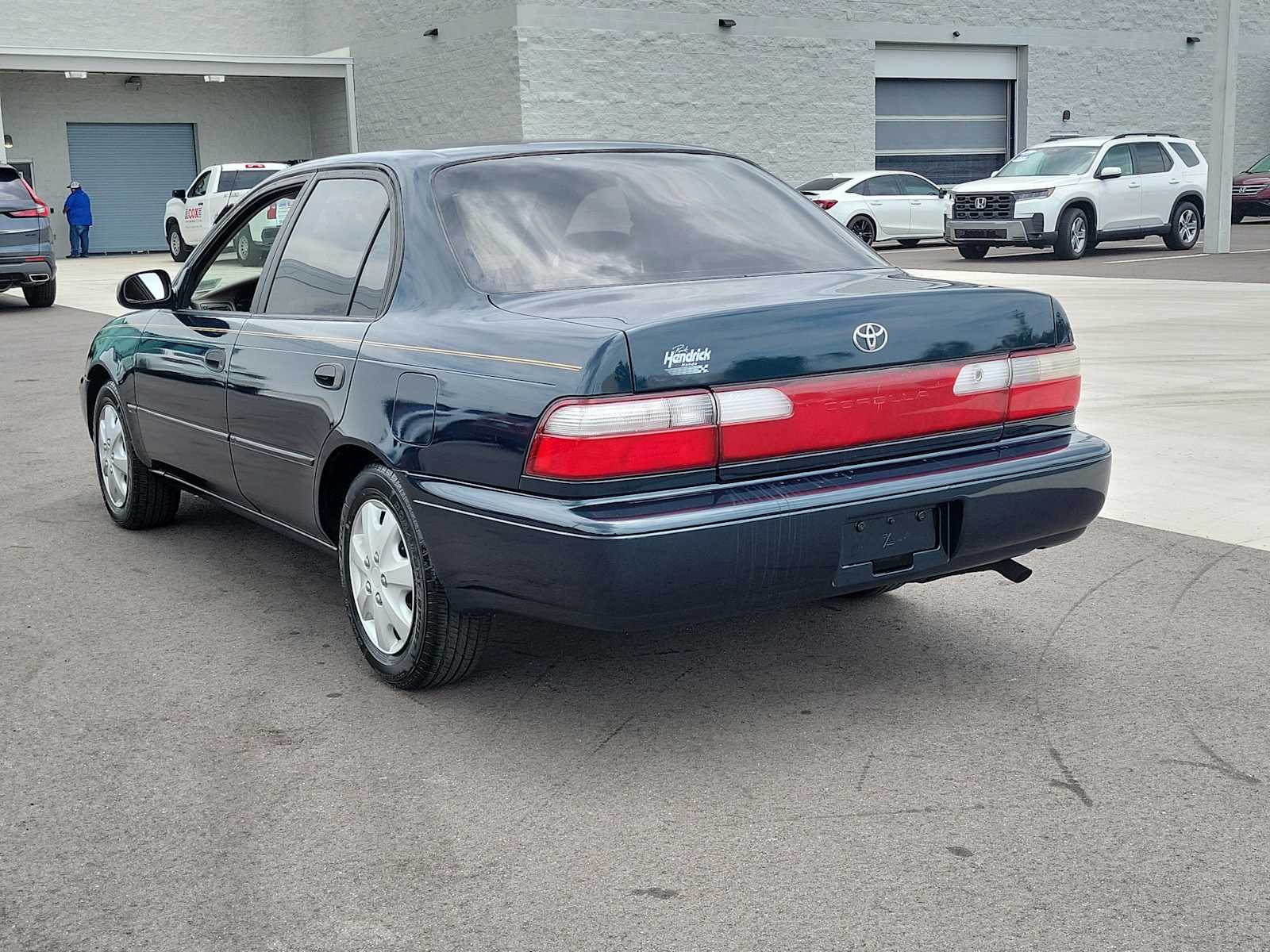 View vehicle photo 5