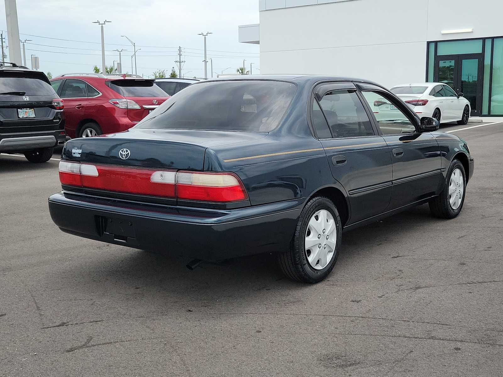 View vehicle photo 7