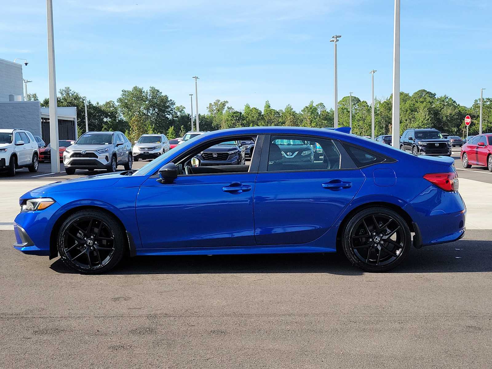 View vehicle photo 4