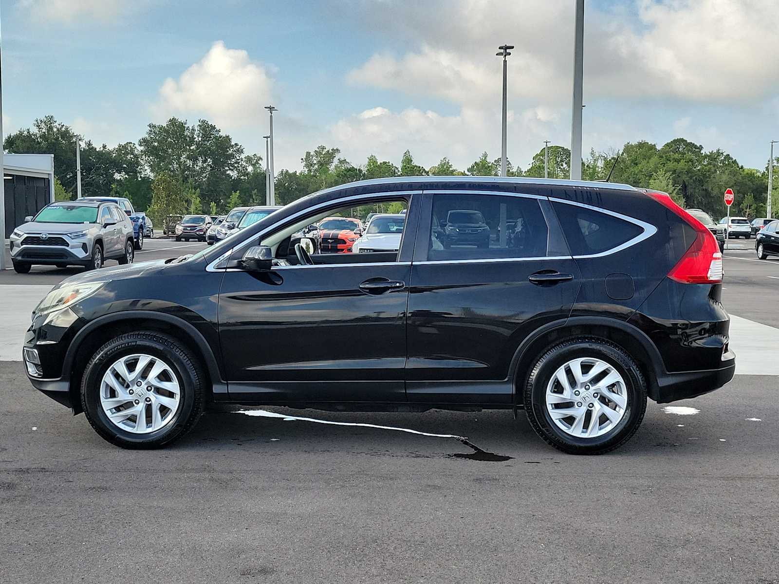 View vehicle photo 4