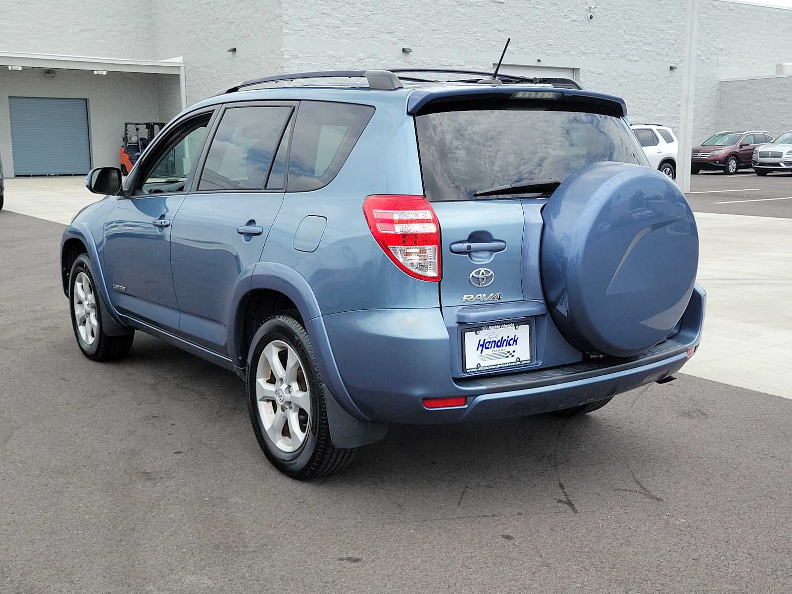 View vehicle photo 5