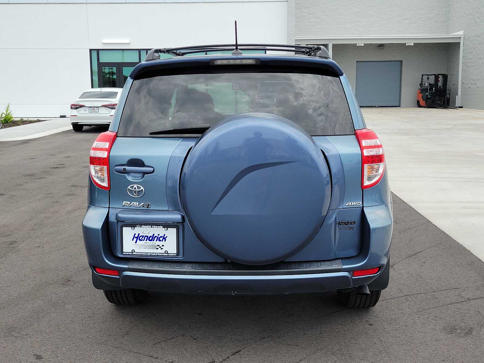 View vehicle photo 6