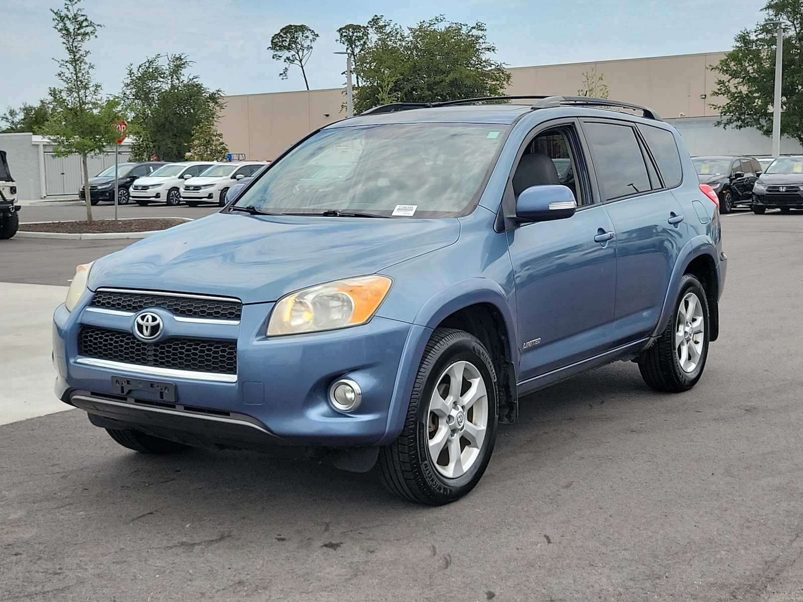 View vehicle photo 3