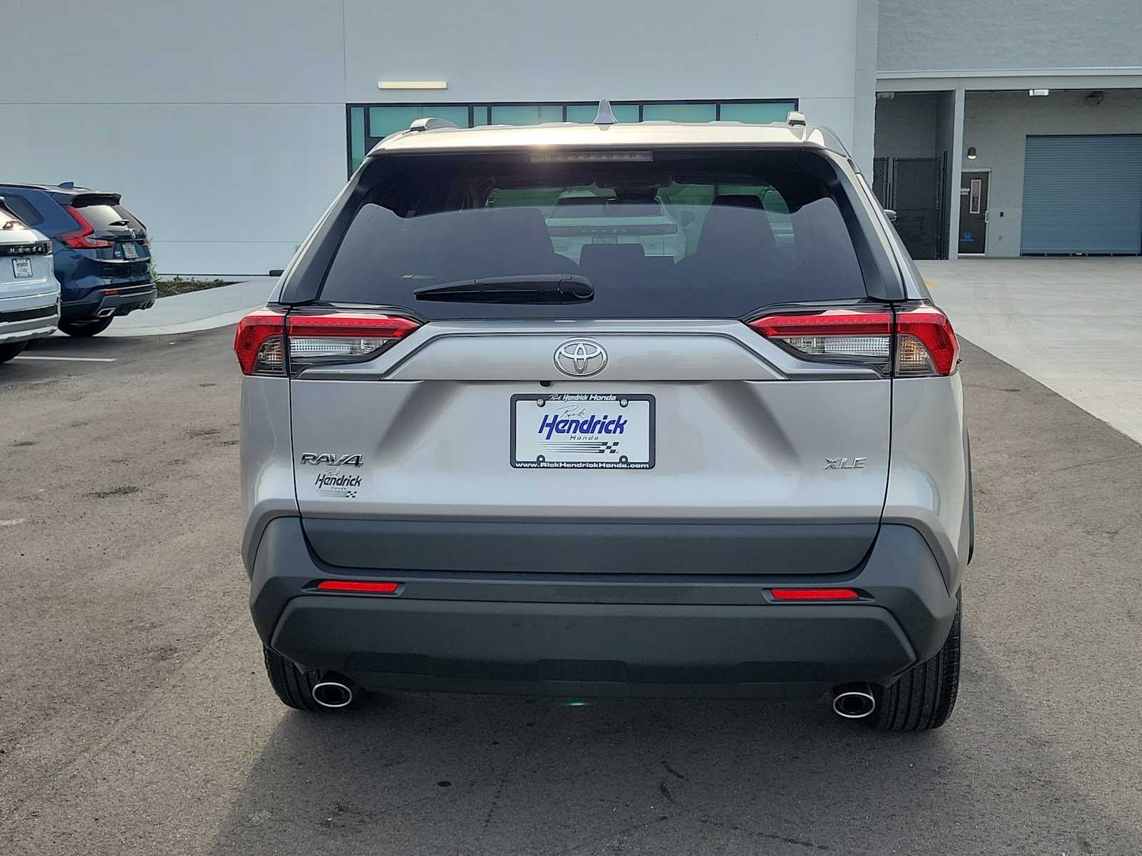 View vehicle photo 6