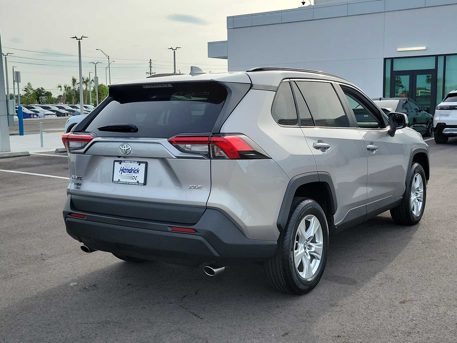 View vehicle photo 7