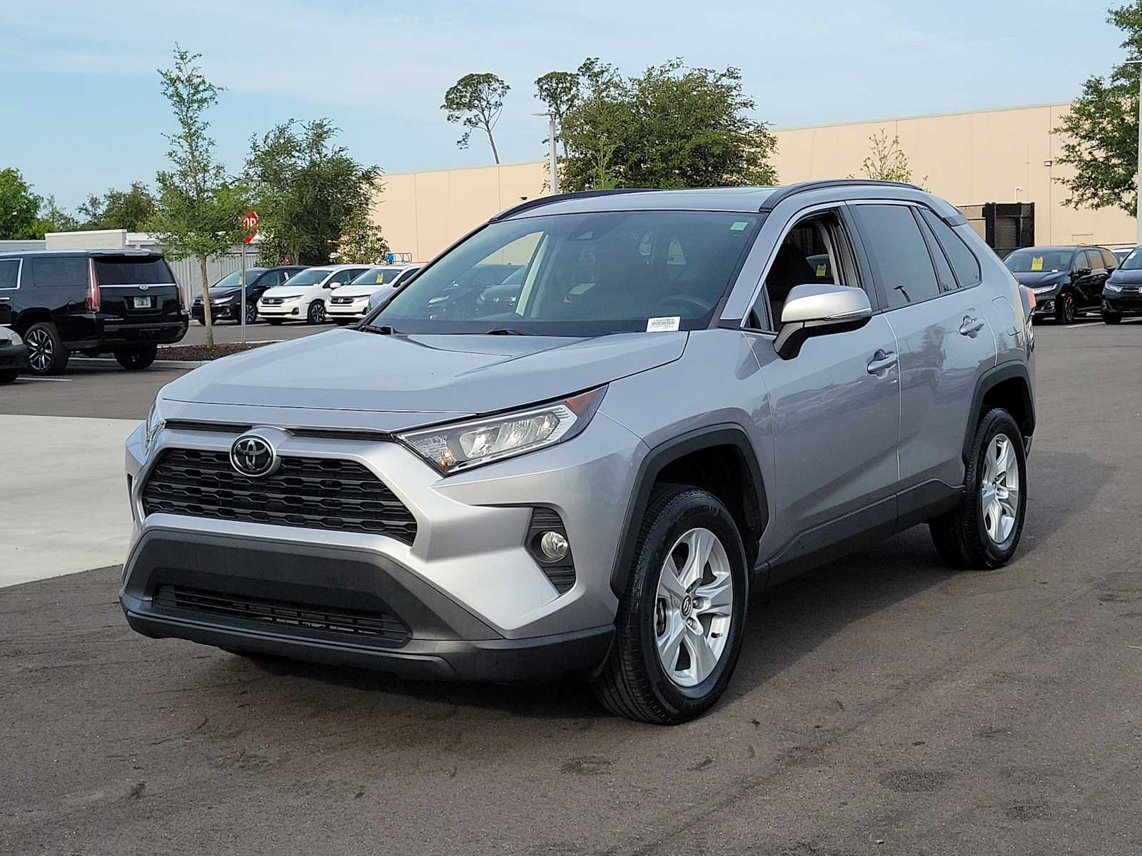 View vehicle photo 3