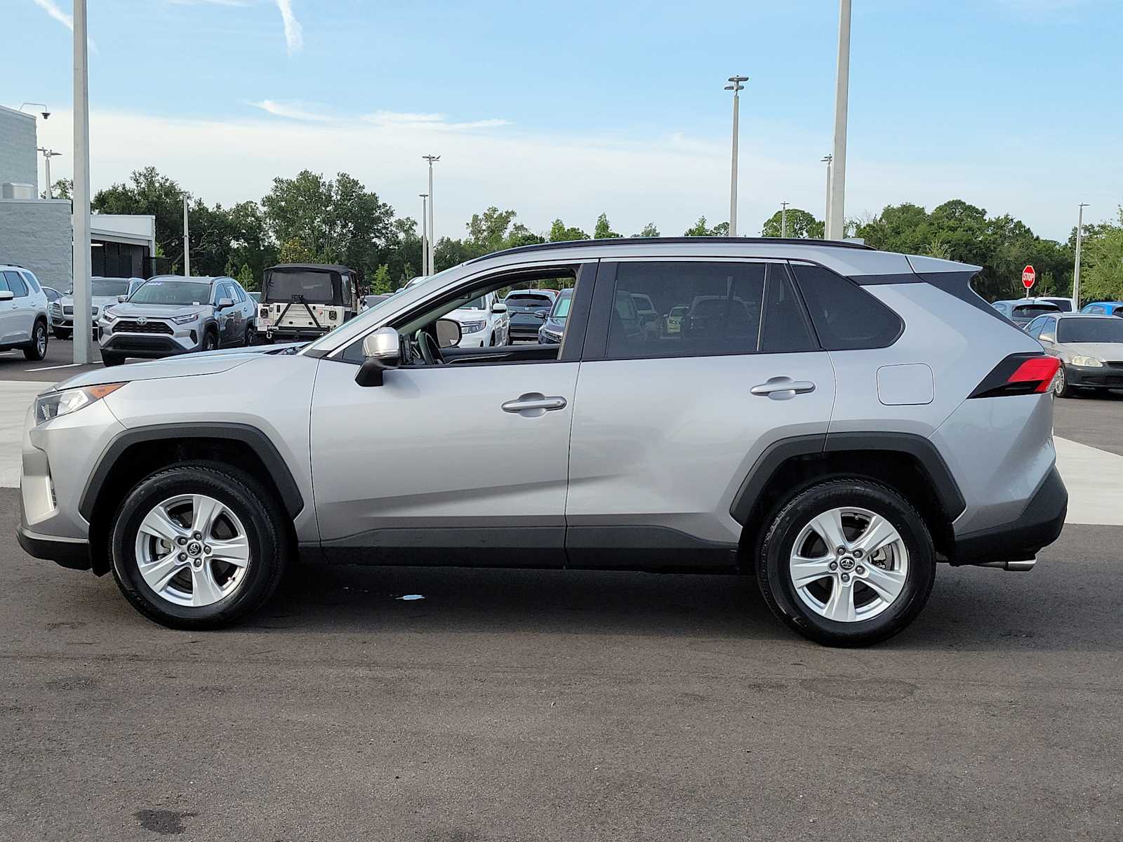 View vehicle photo 4