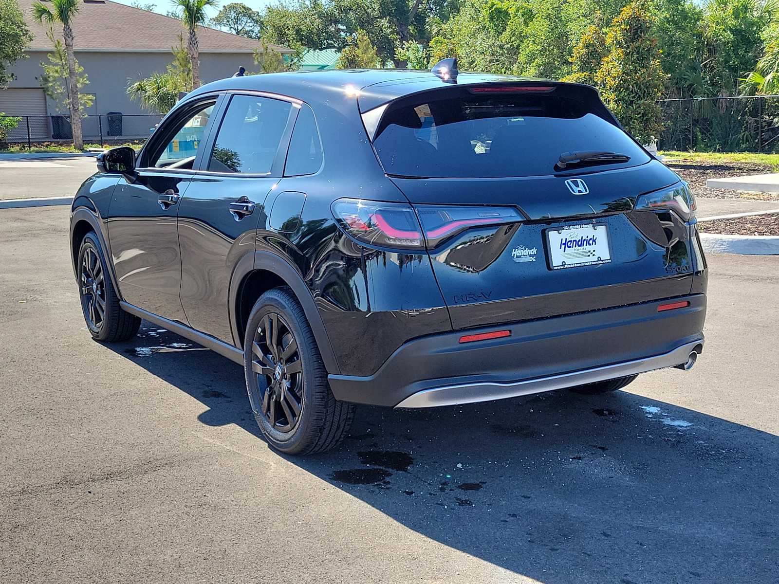 View vehicle photo 5