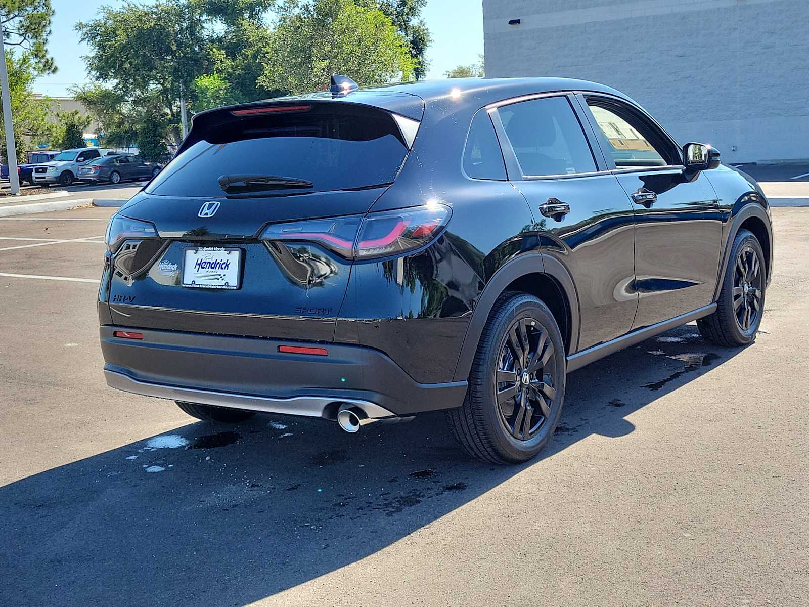 View vehicle photo 7