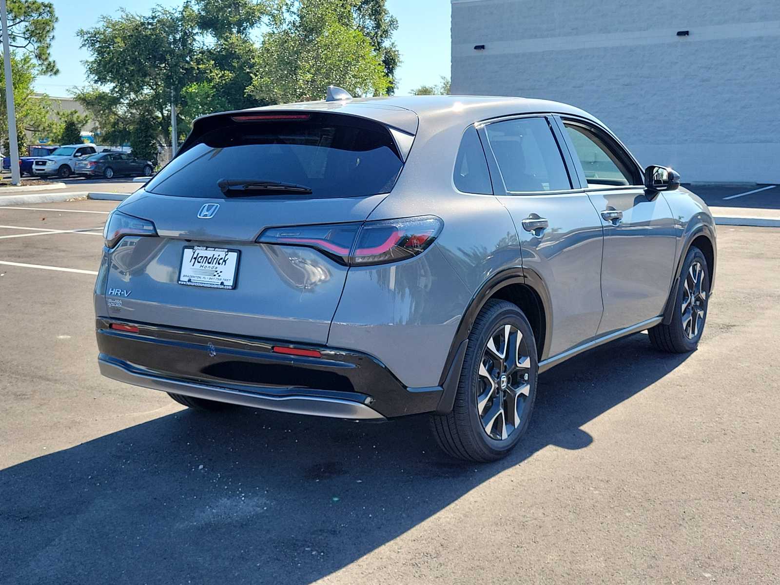 View vehicle photo 7