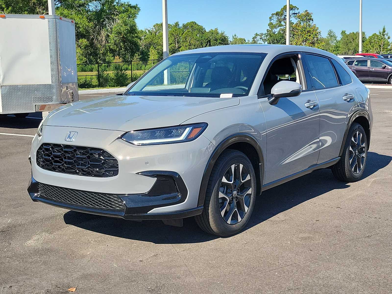 View vehicle photo 3