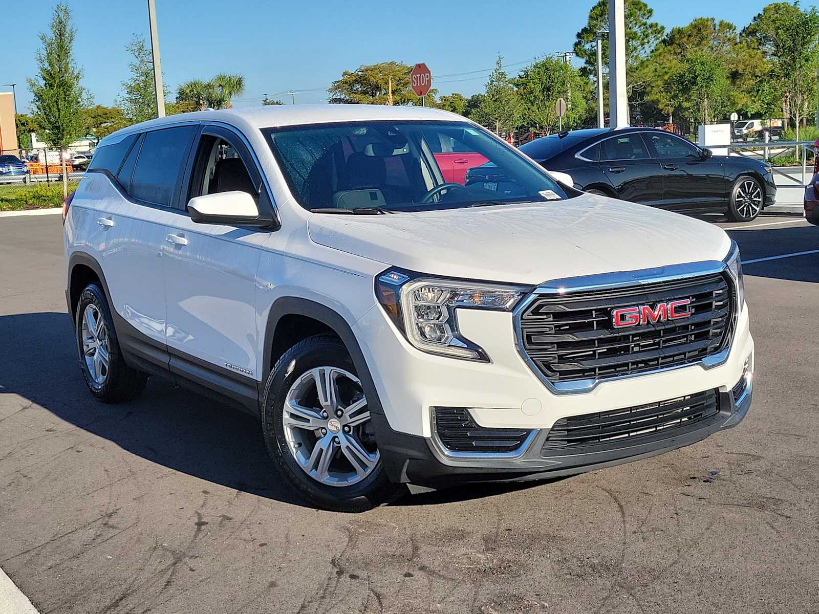 View vehicle photo 2