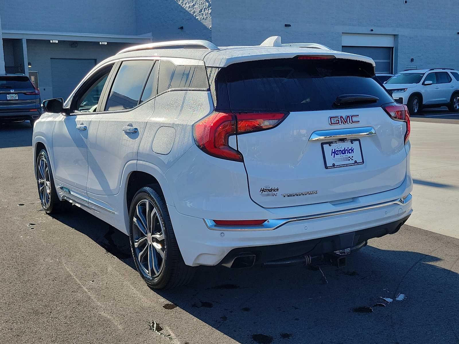 View vehicle photo 5