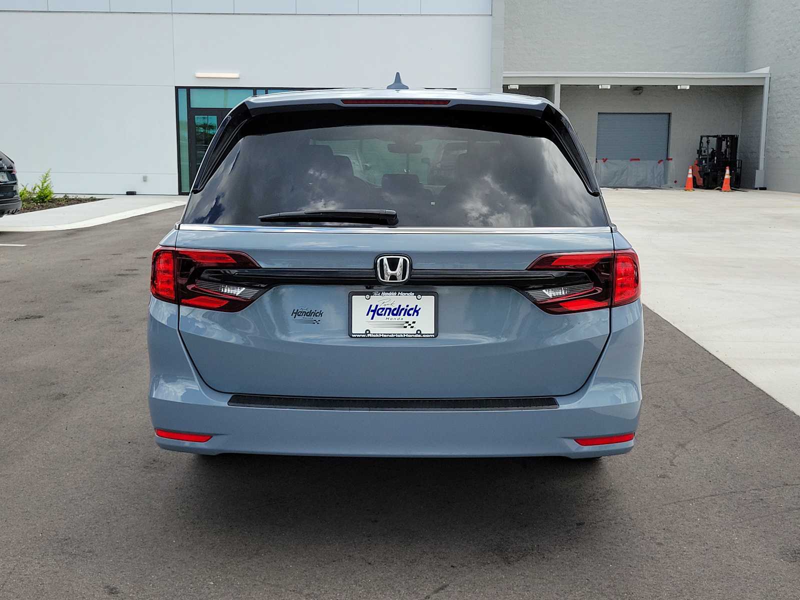 View vehicle photo 6