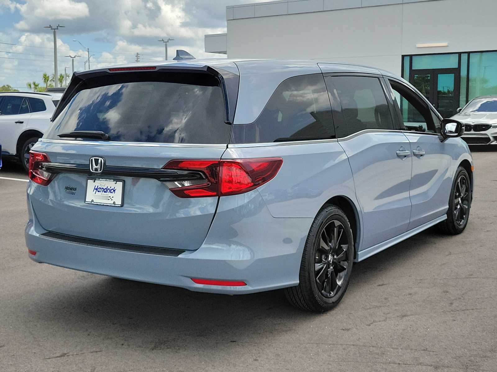 View vehicle photo 7