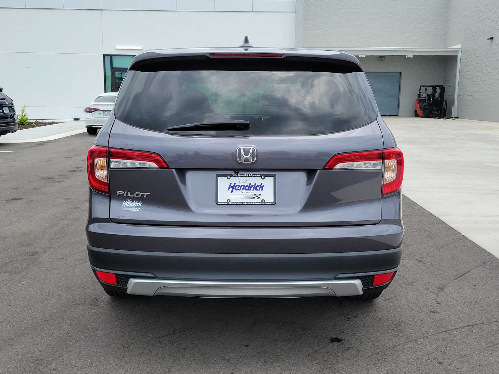 View vehicle photo 6
