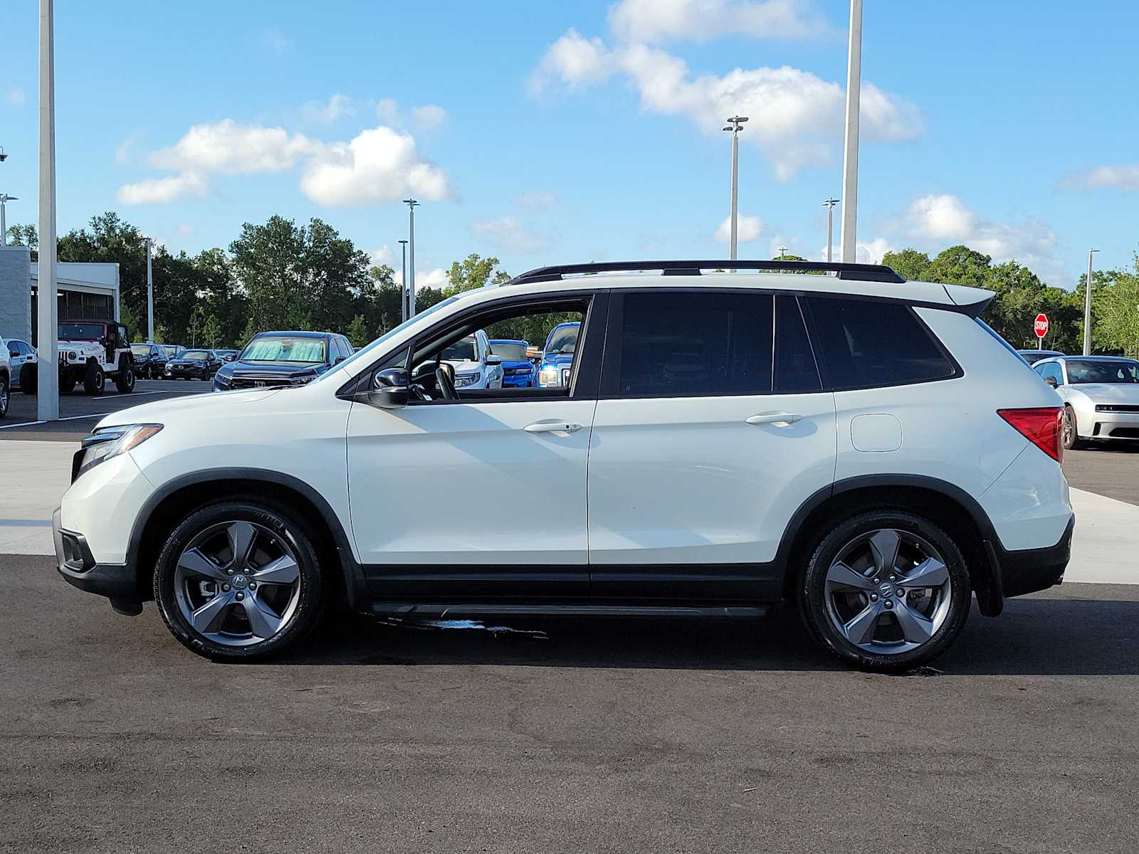 View vehicle photo 4