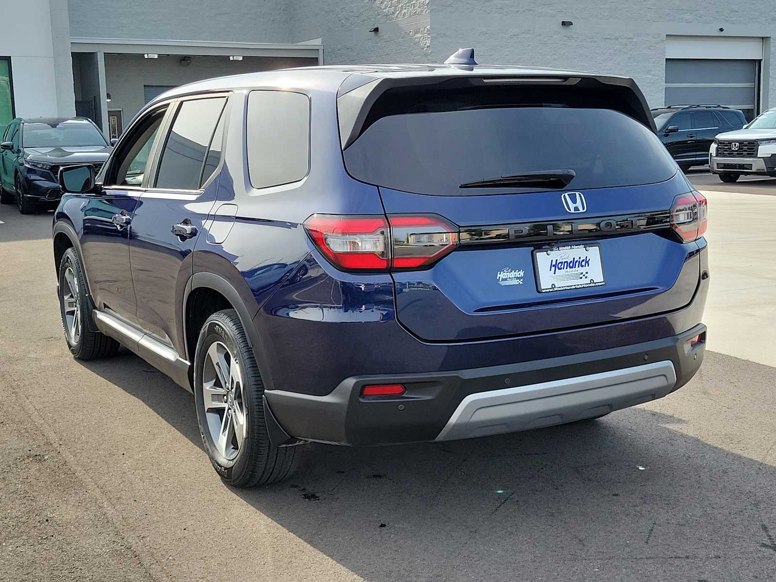 View vehicle photo 5