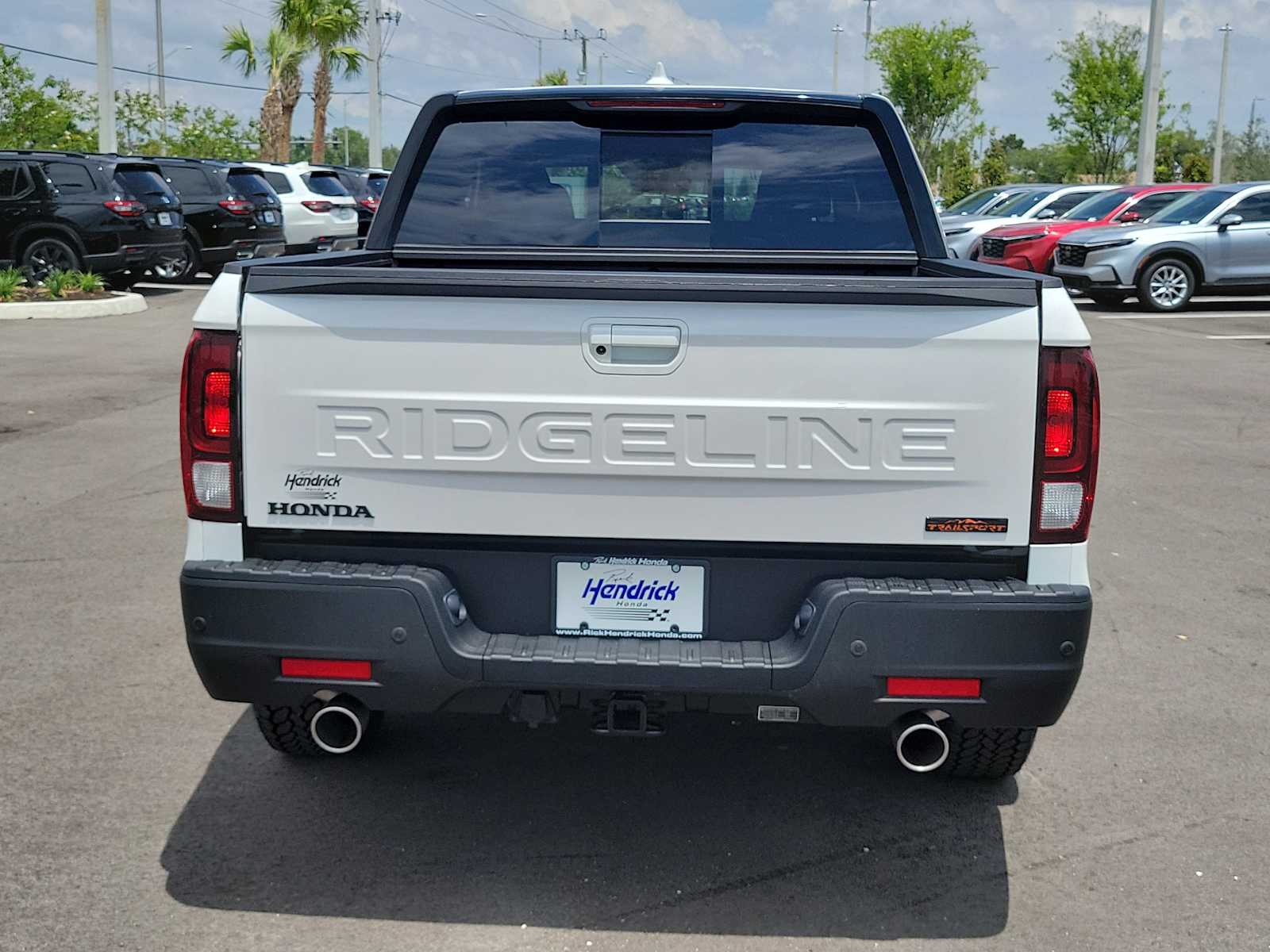View vehicle photo 7