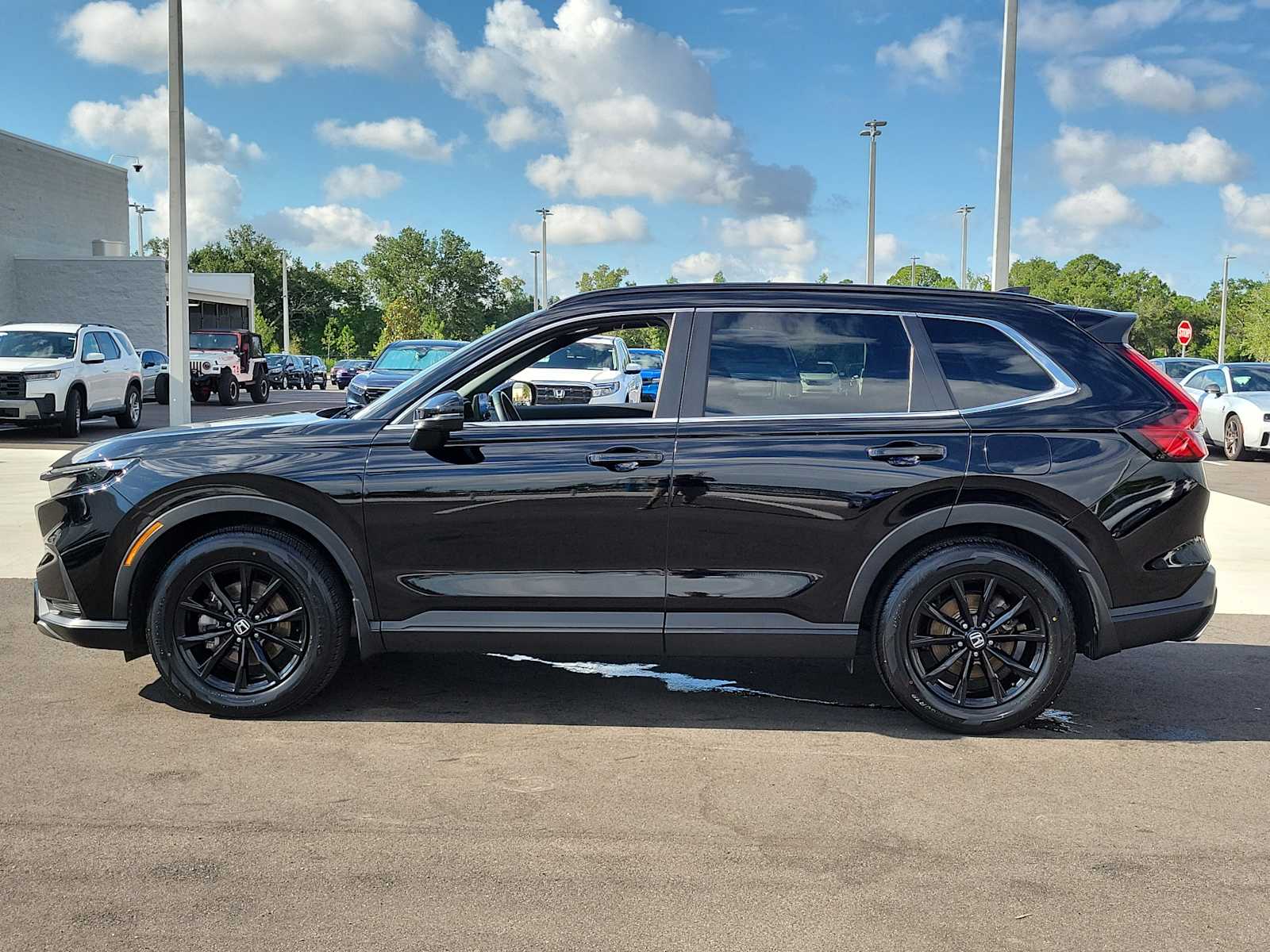 View vehicle photo 4