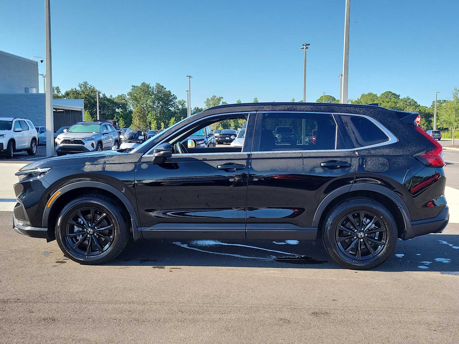 View vehicle photo 4