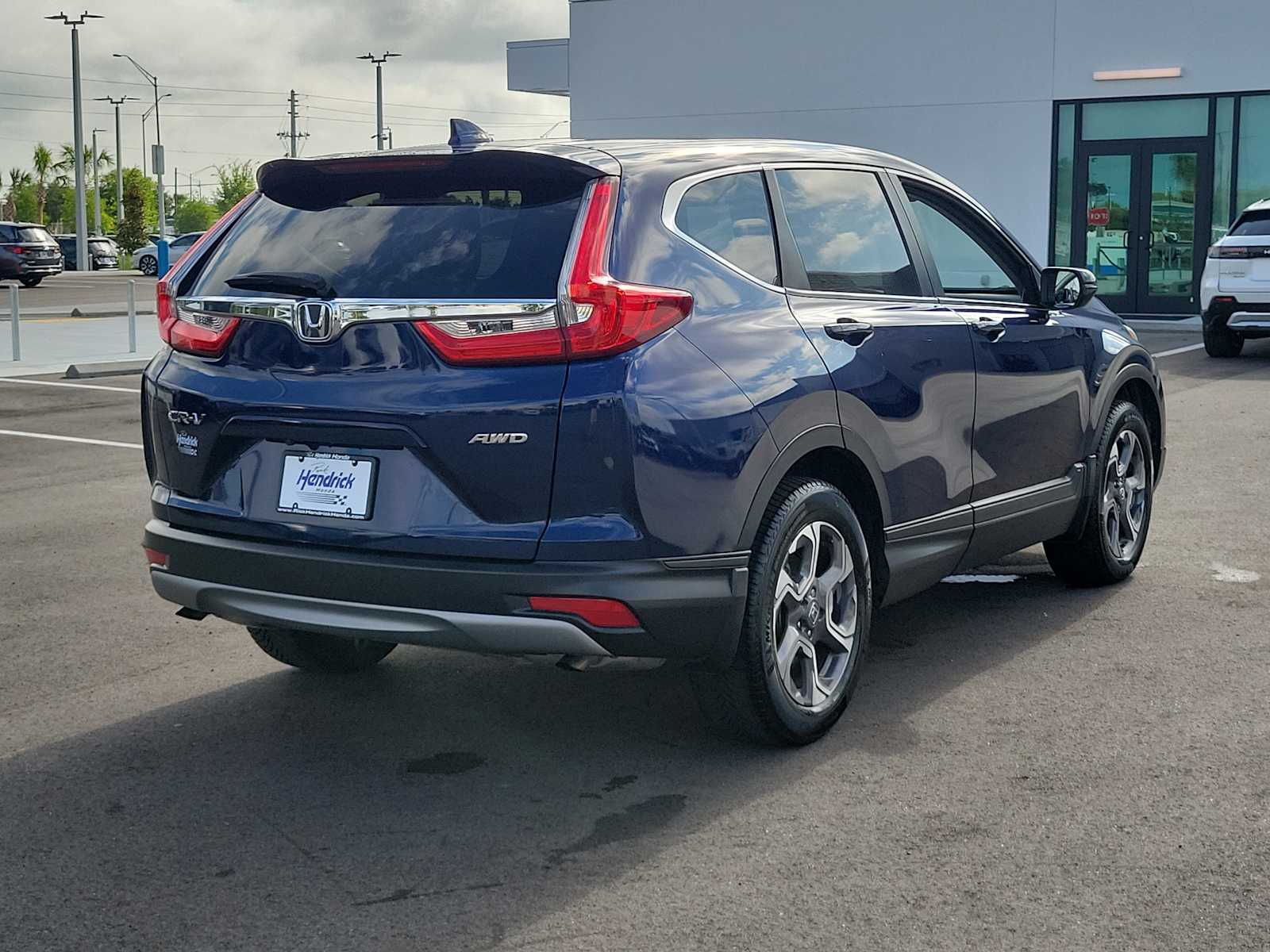View vehicle photo 7