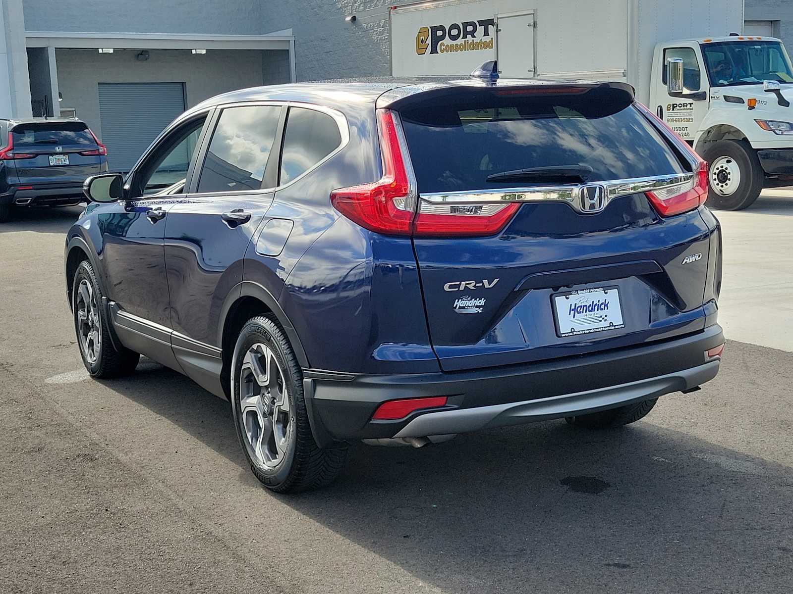 View vehicle photo 5
