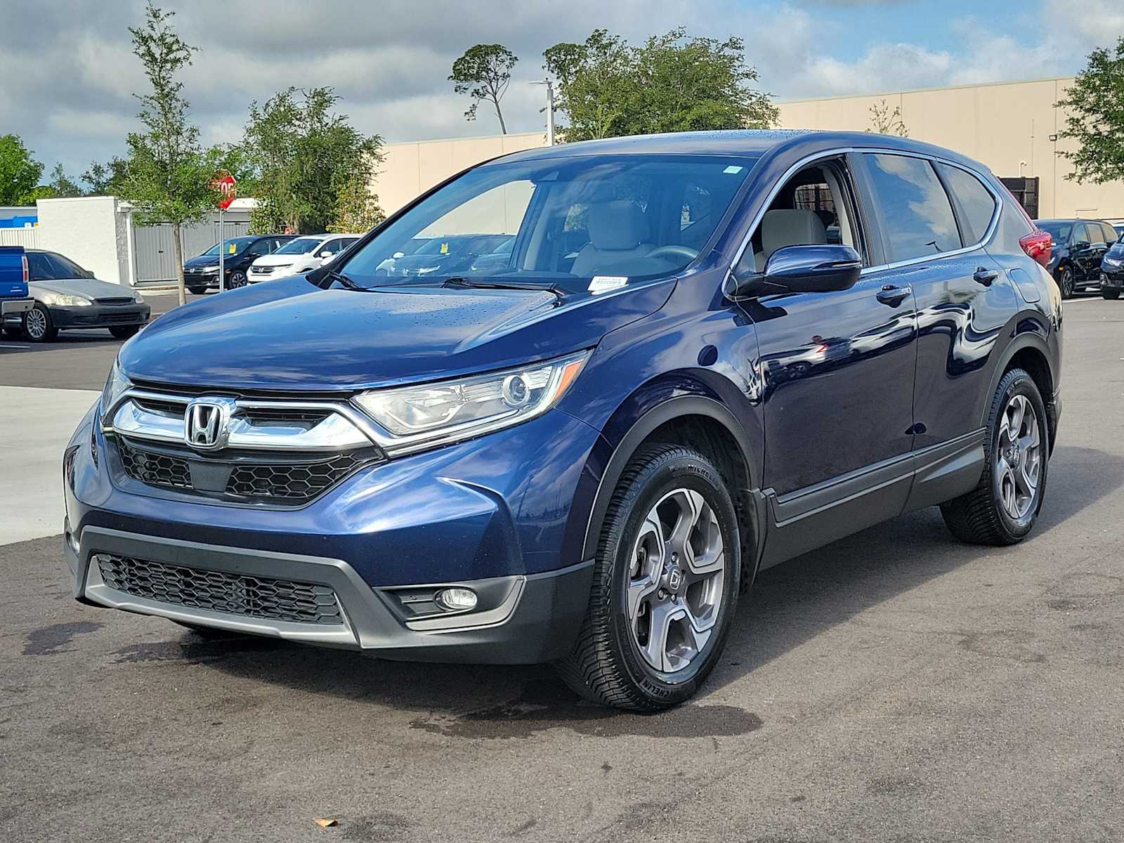 View vehicle photo 3