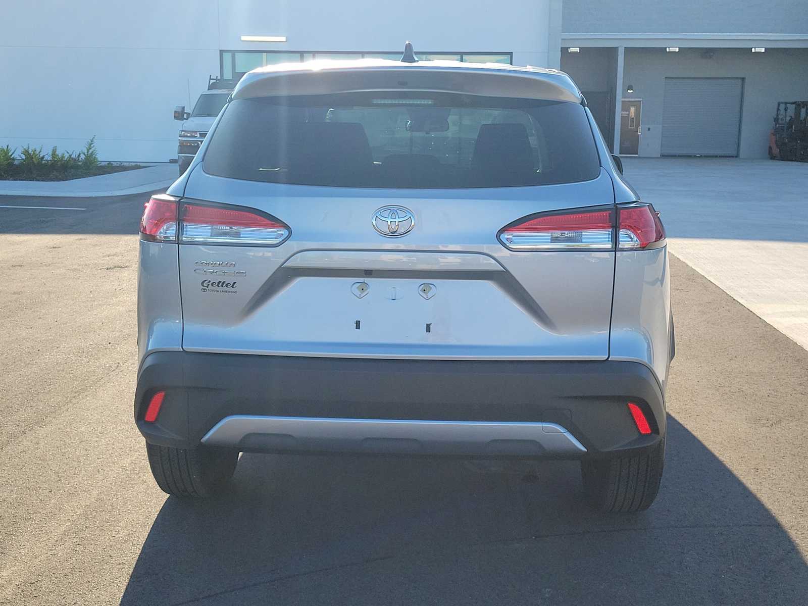 View vehicle photo 6