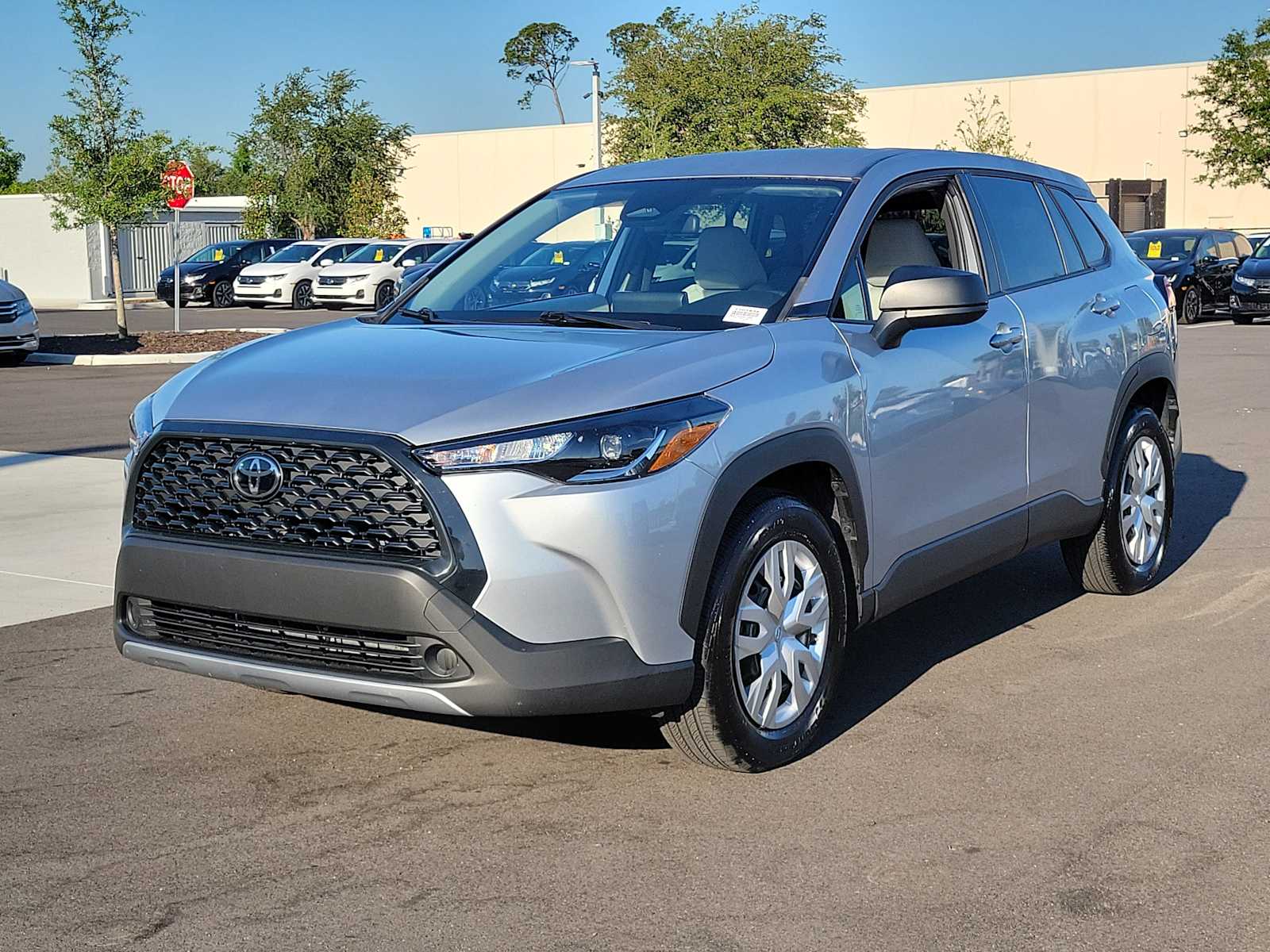 View vehicle photo 3
