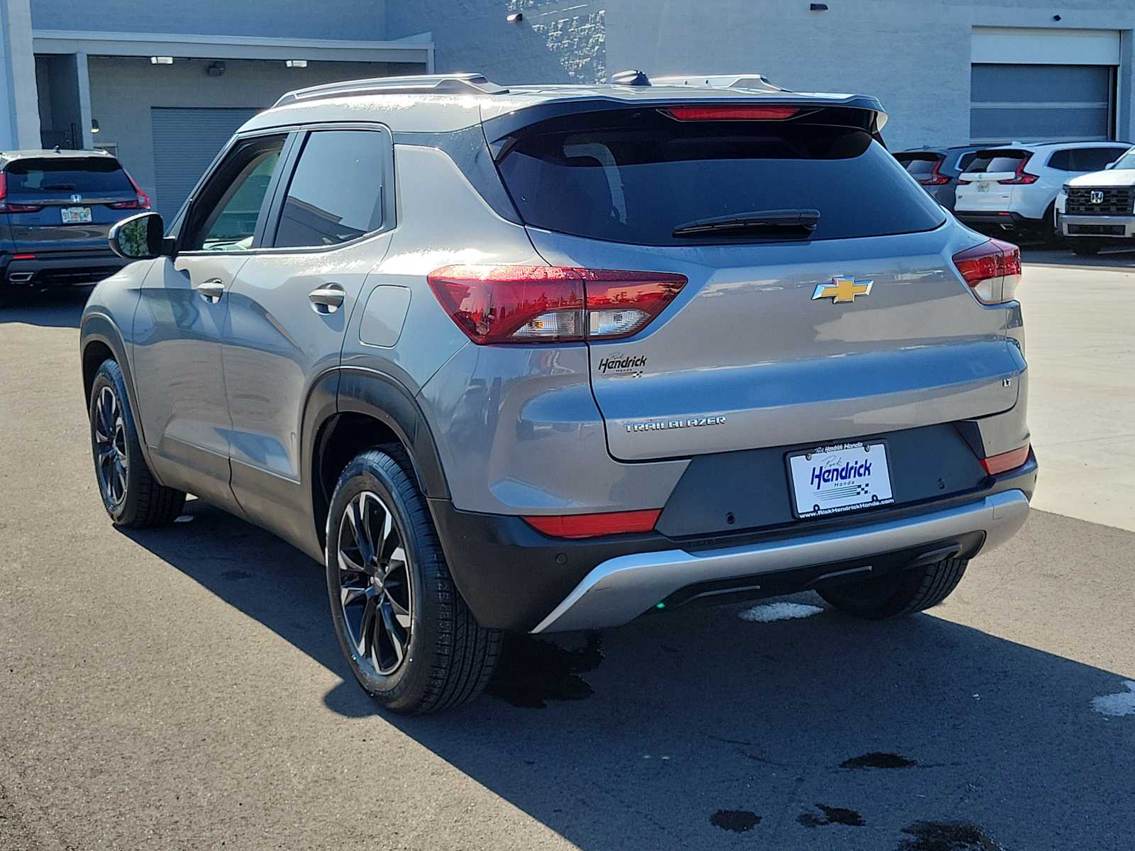 View vehicle photo 5